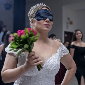 suborno para noiva não acertar o buquê na sua namorada